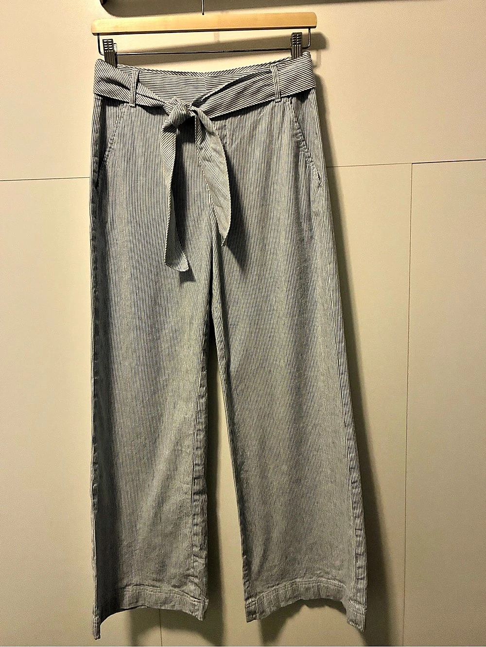 Banana Republic Striped Wide Leg Pants in Blue & White Pinstripes Size 2
